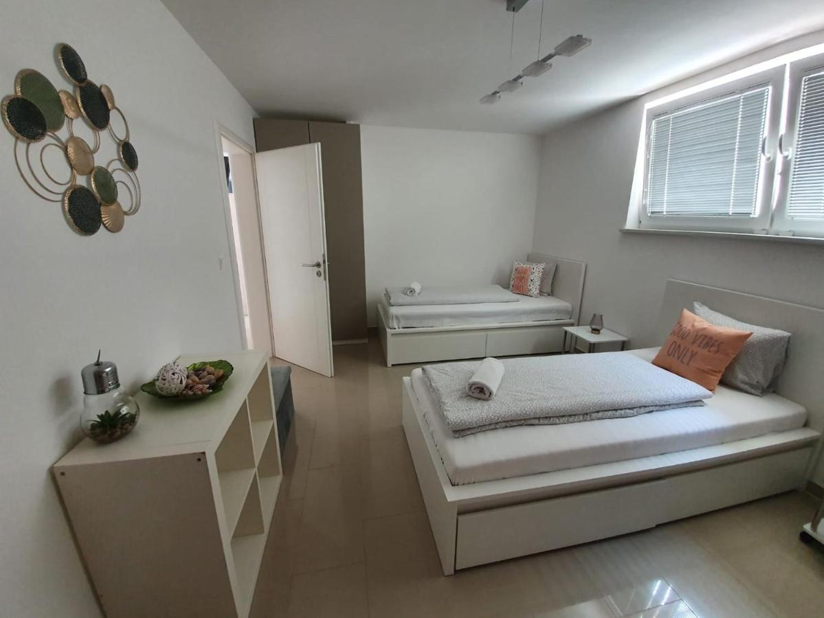 K40 Appartement Gerasdorf bei Wien Buitenkant foto